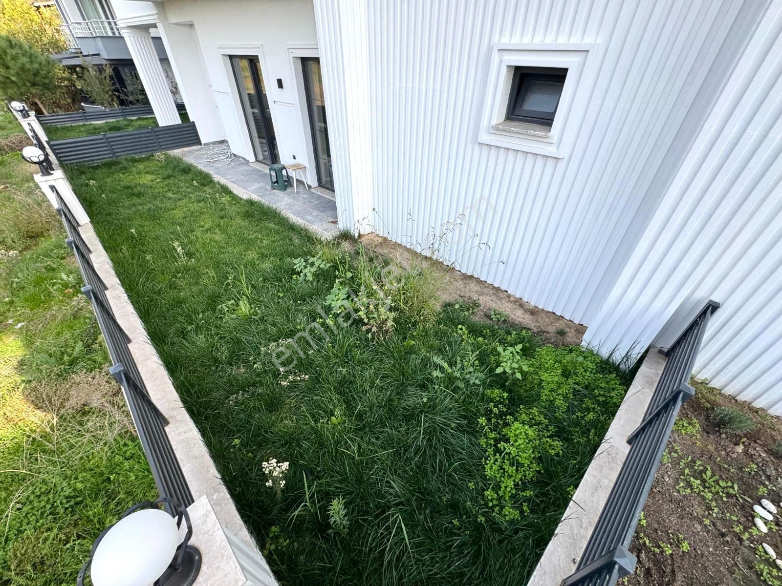 🏡 Referans'tan Akçay'da Bahçe Kullanımlı Şık Tasarımlı 1+1 Daire - Görsel 24