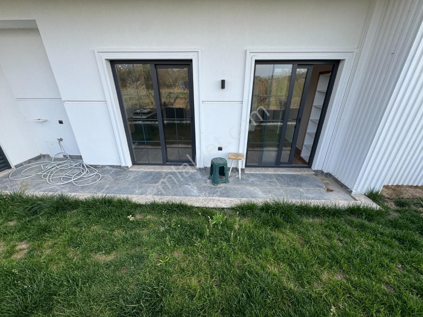 🏡 Referans'tan Akçay'da Bahçe Kullanımlı Şık Tasarımlı 1+1 Daire - Görsel 12