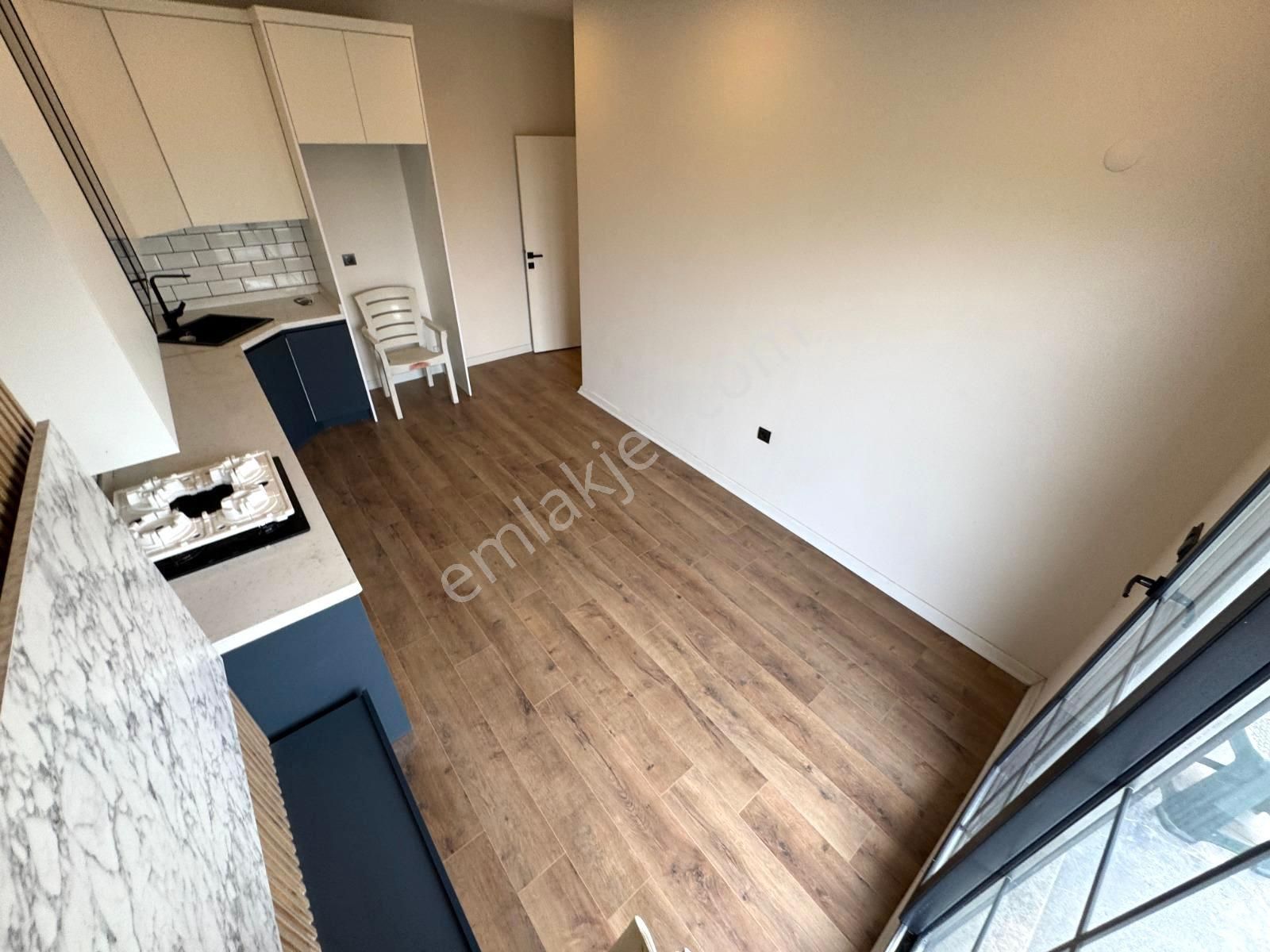 🏡 Referans'tan Akçay'da Bahçe Kullanımlı Şık Tasarımlı 1+1 Daire - Görsel 23