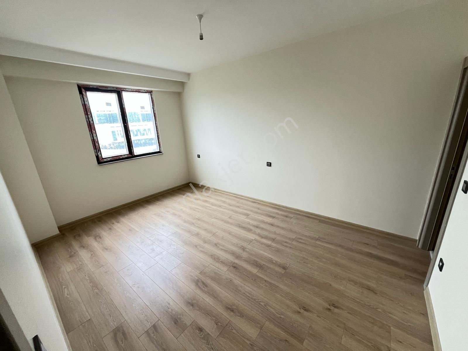 Uğurmumcu Mah. Asgün Trio Sitesinde 2+1 90m² 9.kat Ebevyn Banyolu Kiralık Daire - Görsel 7