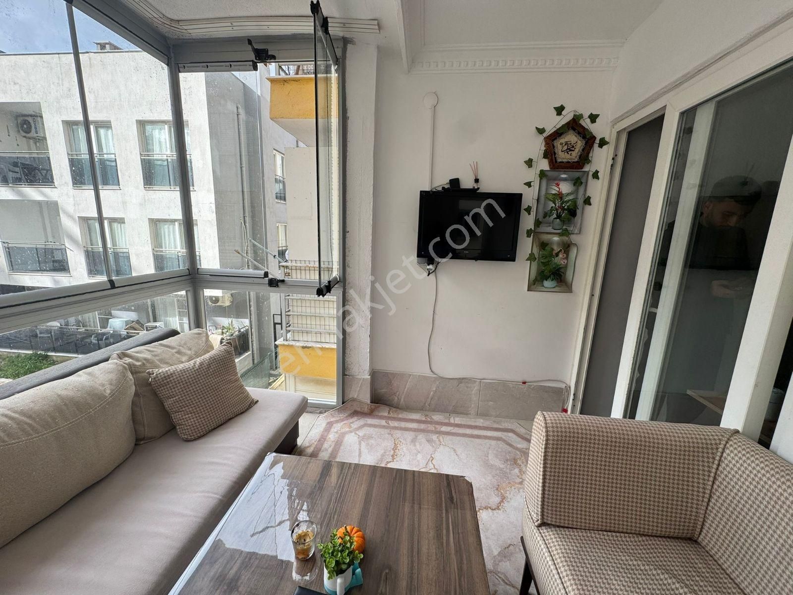 Kuşadası Camiatik'te Masrafsız, Ferah 3+1 Daire Satılıktır - Görsel 8