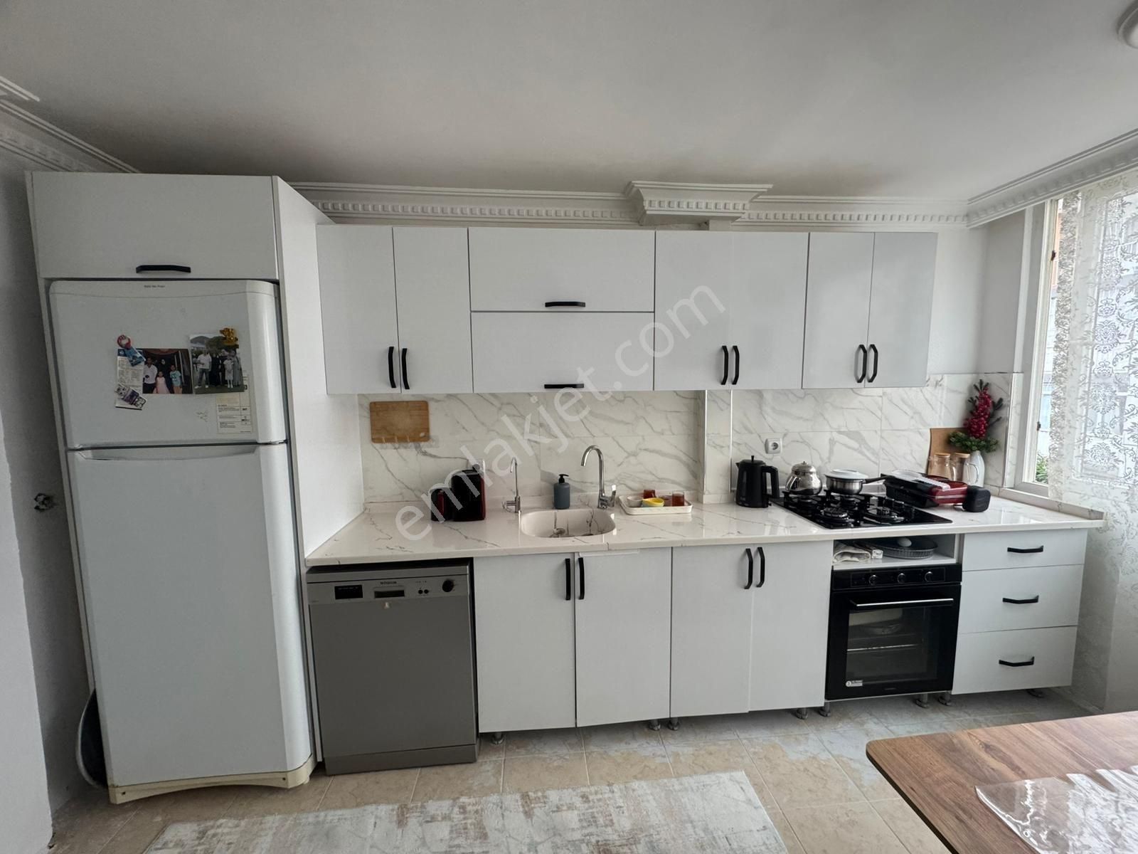 Kuşadası Camiatik'te Masrafsız, Ferah 3+1 Daire Satılıktır - Görsel 2