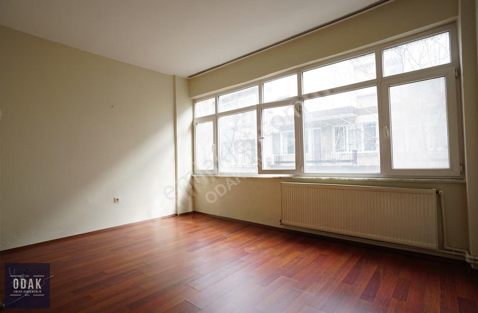 Odak Emlak'tan Hacı Şükrü Sokak'ta Kiralık 2.kat