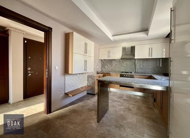 Odak'tan Çatalçeşme'de Genç Binada Manzaralı Katta Tek - Görsel 23