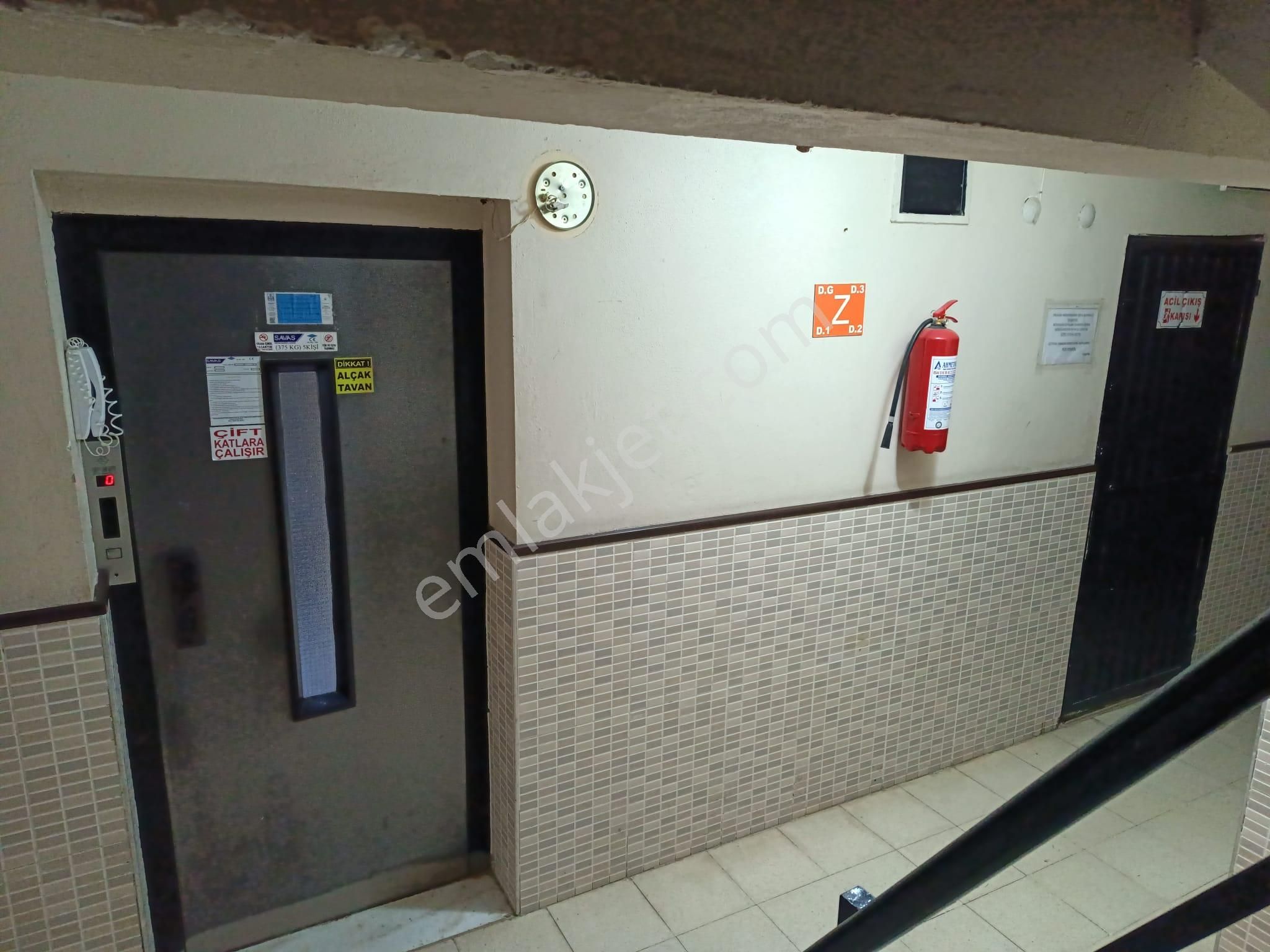 Buket Emlaktan Satılık 3+1 Daire Doğal Gazlı Asansörlü - Görsel 3