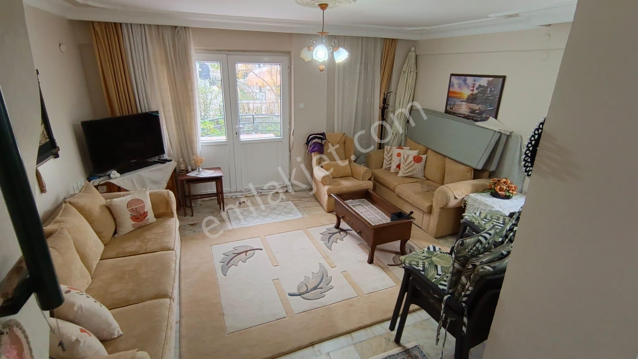 Kuşadası Karaovada Havuzlu Sitede Müstakil Bahçeli Fırsat 5+1 Tripleks Villa - Görsel 7