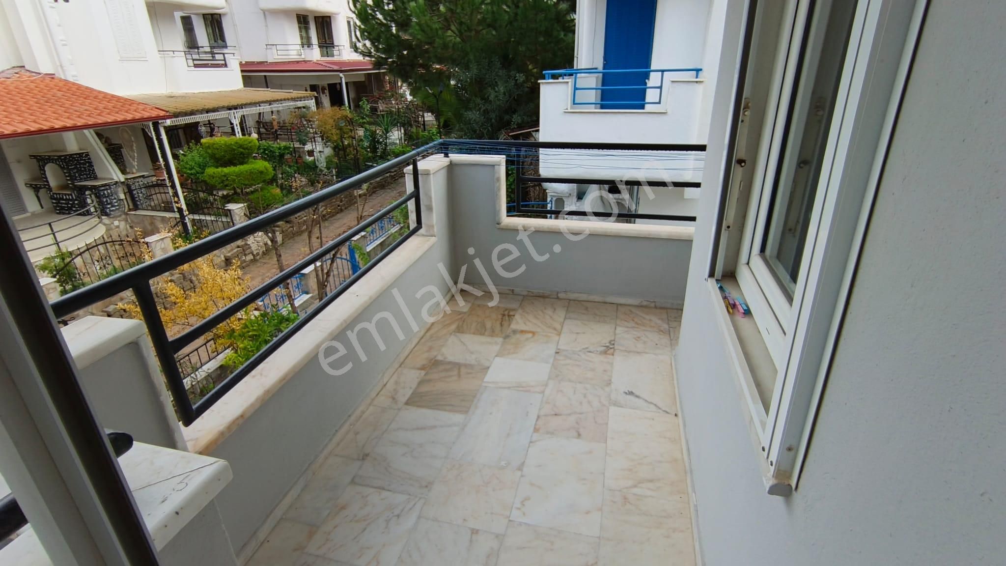 Kuşadası Karaovada Havuzlu Sitede Müstakil Bahçeli Fırsat 5+1 Tripleks Villa - Görsel 29