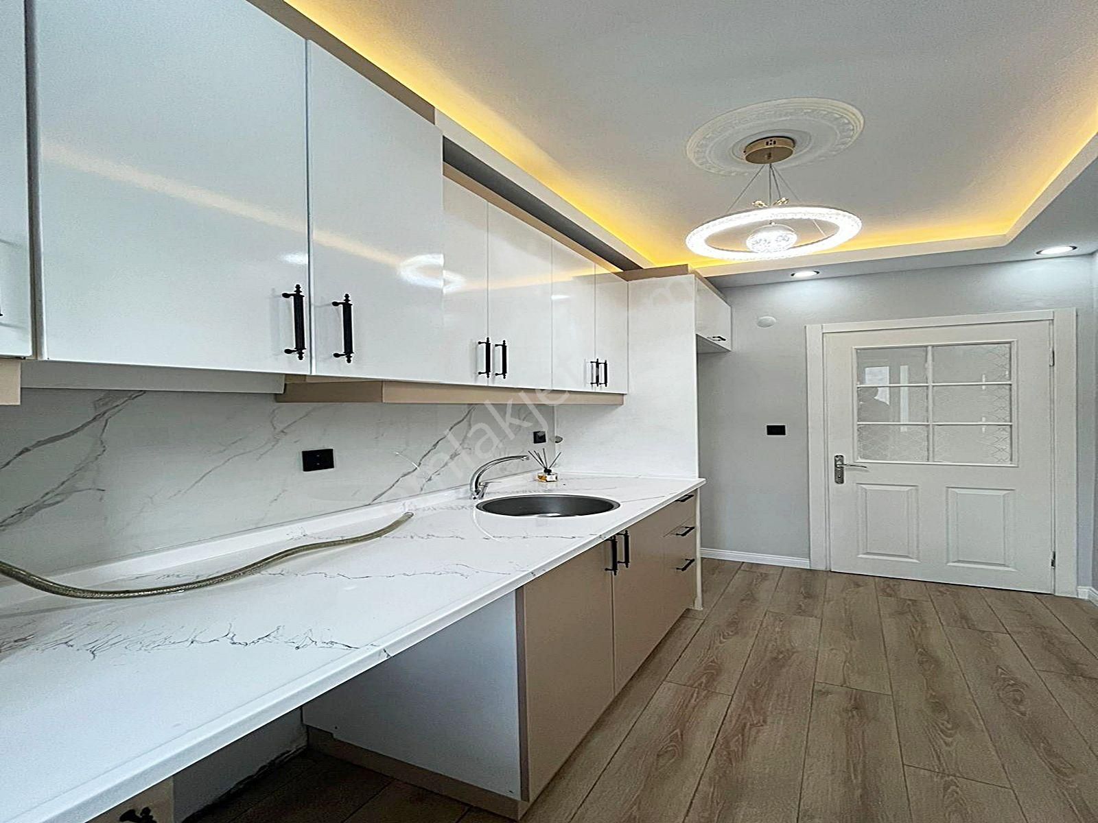 Esenyurt Mehterçeşme Mahallesinde Çift Balkonlu Metrobüse Yakın Arakat 2+1 Daire - Görsel 7