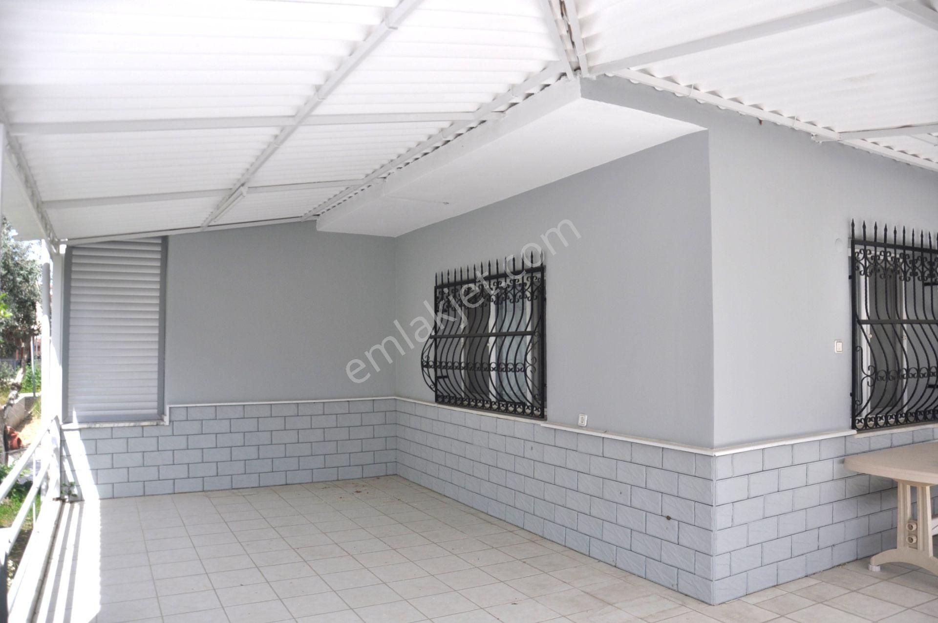 Kuşadası Karaovada Denize 400mt Geniş Bahçeli Verandalı 3+1villa - Görsel 21