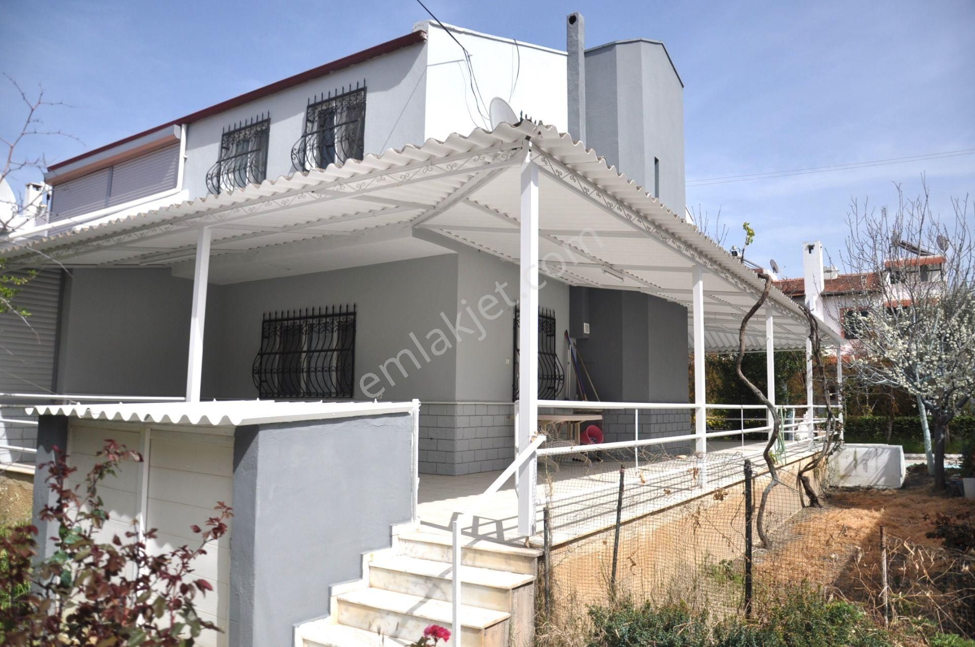 Kuşadası Karaovada Denize 400mt Geniş Bahçeli Verandalı 3+1villa - Görsel 2