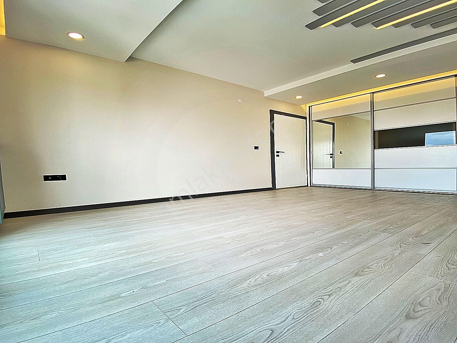 Esenyurt Üçevler Mahallesinde Minimal Dekorlu Geniş Arakat 2+1 Daire - Görsel 21