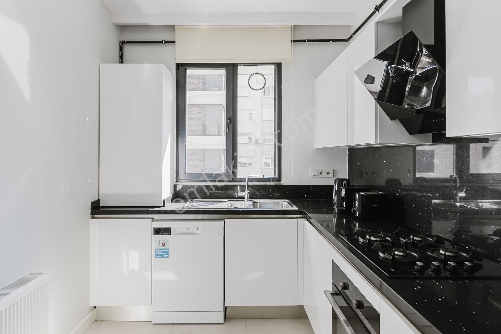 Göztepe'de Yeni Binada Full Eşyalı Kiralık 3+1 - Görsel 8