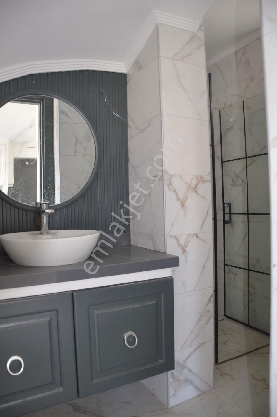 Davutlar Sahilde Denize 550mt Müstakil Geniş Bahçeli 3+1 Yeni Villa - Görsel 18