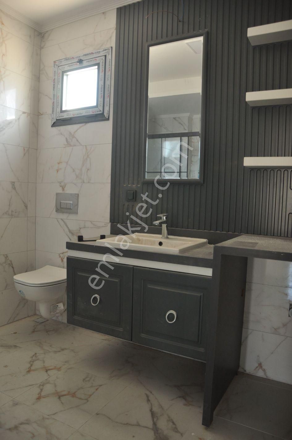 Davutlar Sahilde Denize 550mt Müstakil Geniş Bahçeli 3+1 Yeni Villa - Görsel 29