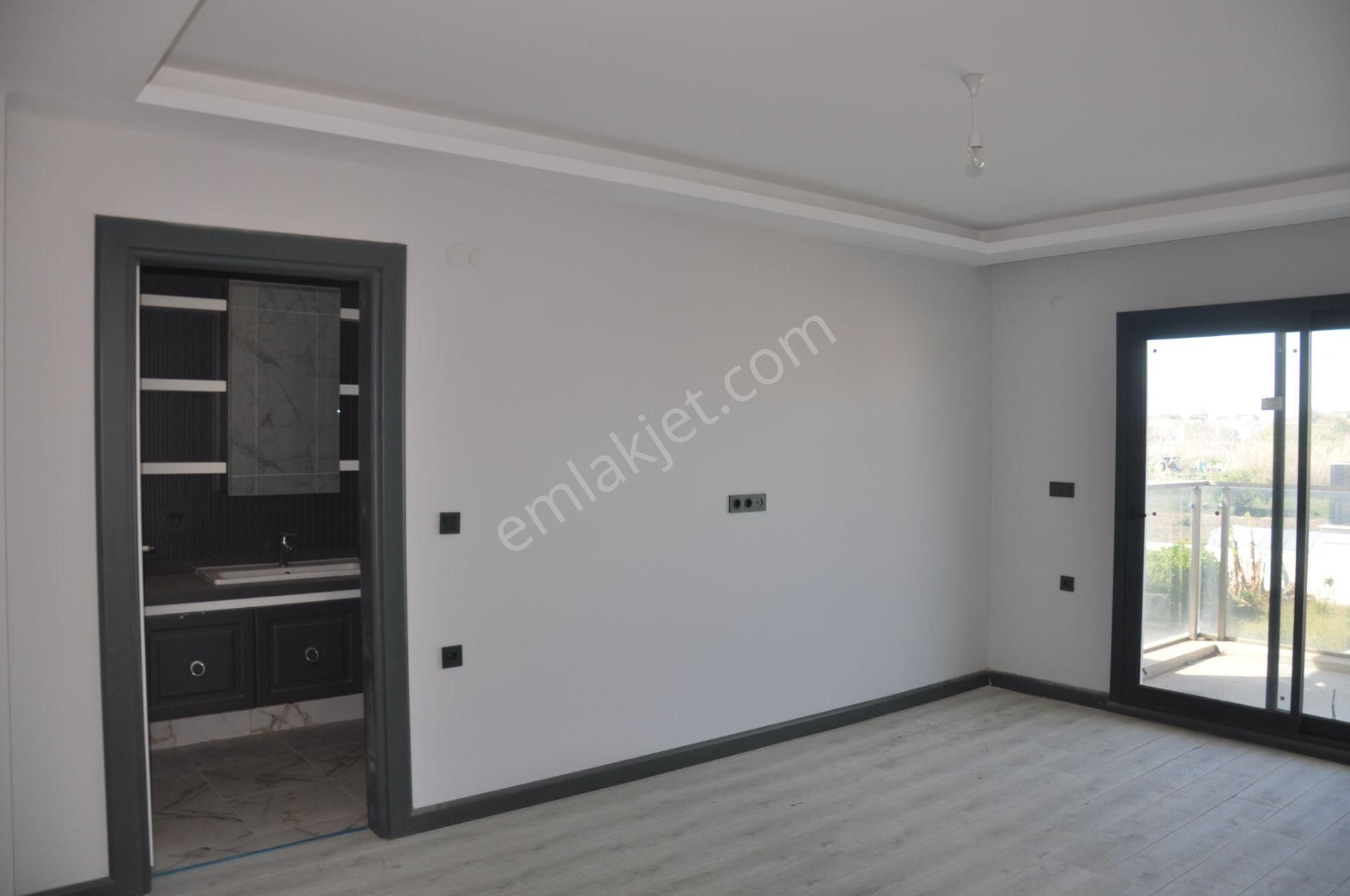 Davutlar Sahilde Denize 550mt Müstakil Geniş Bahçeli 3+1 Yeni Villa - Görsel 34