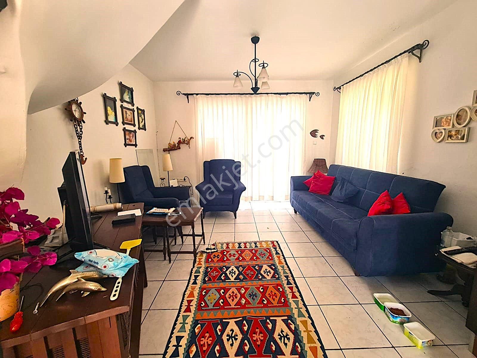 Kuşadası Sahil Sitelerin De Havuzlu Site De Denize Yakın Geniş Ferah 3+1 Tripleks Yazlık - Görsel 7