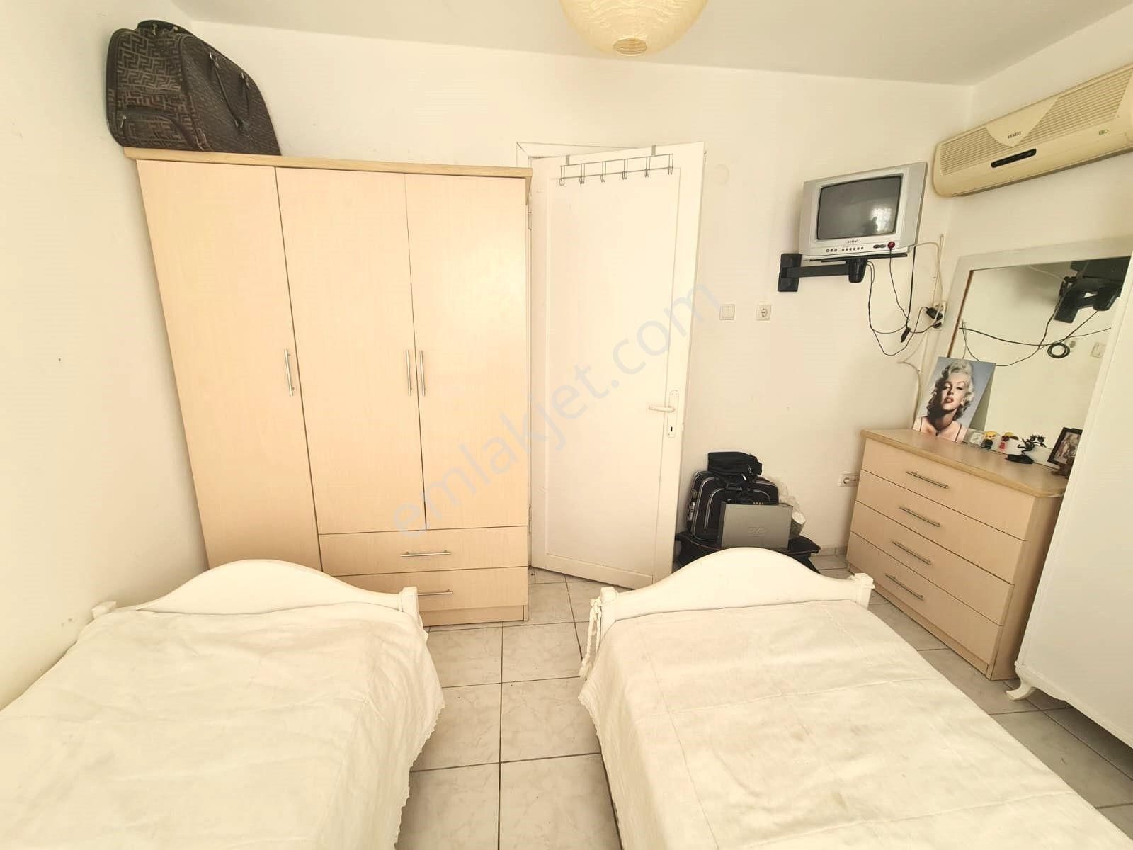 Kuşadası Sahil Sitelerin De Havuzlu Site De Denize Yakın Geniş Ferah 3+1 Tripleks Yazlık - Görsel 24