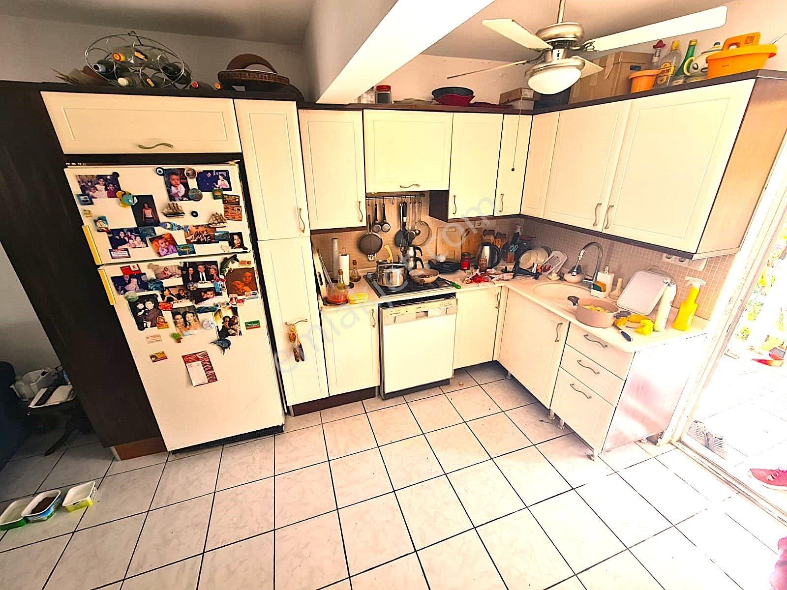 Kuşadası Sahil Sitelerin De Havuzlu Site De Denize Yakın Geniş Ferah 3+1 Tripleks Yazlık - Görsel 8