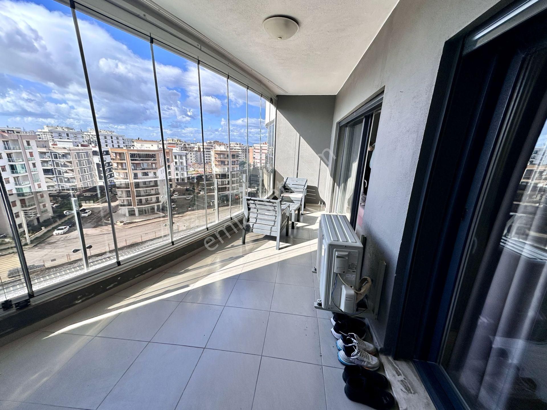 Çiğli’nin En Seçkin Yaşam Alanında, Havuz Cepheli, Eşyalı, Modern 1+1 Satılık - Görsel 17