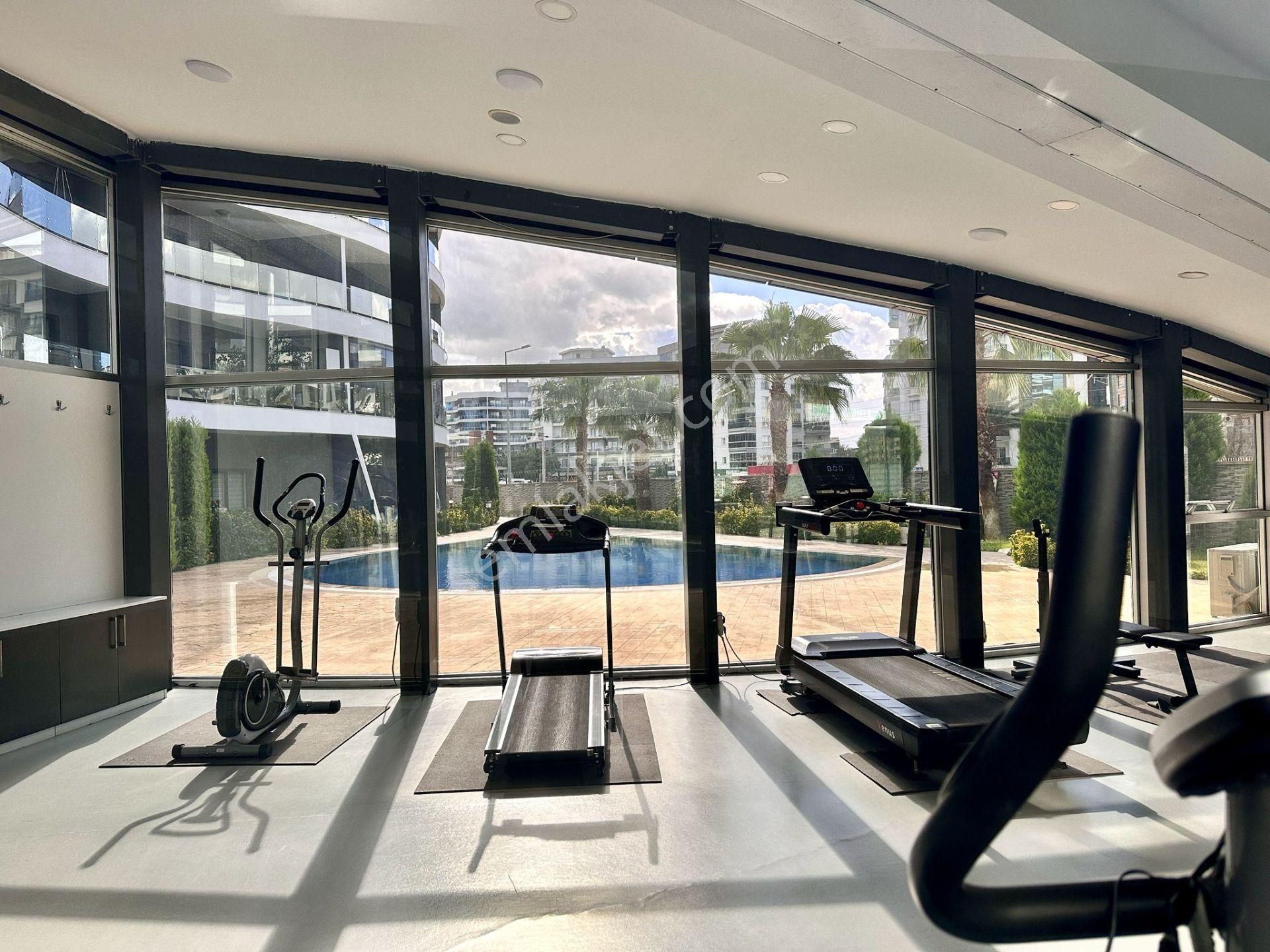 Çiğli’nin En Seçkin Yaşam Alanında, Havuz Cepheli, Eşyalı, Modern 1+1 Satılık - Görsel 34