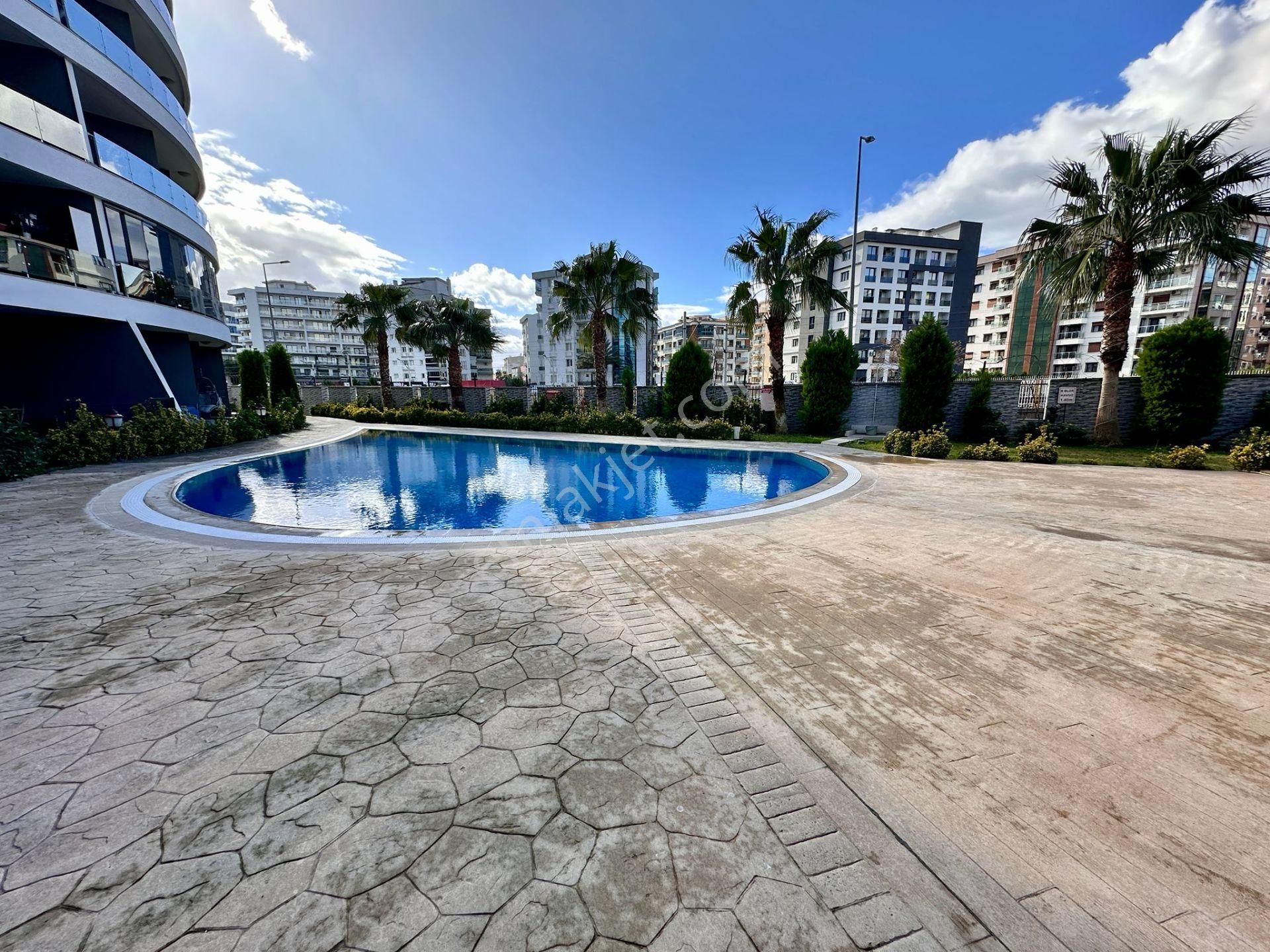 Çiğli’nin En Seçkin Yaşam Alanında, Havuz Cepheli, Eşyalı, Modern 1+1 Satılık - Görsel 33