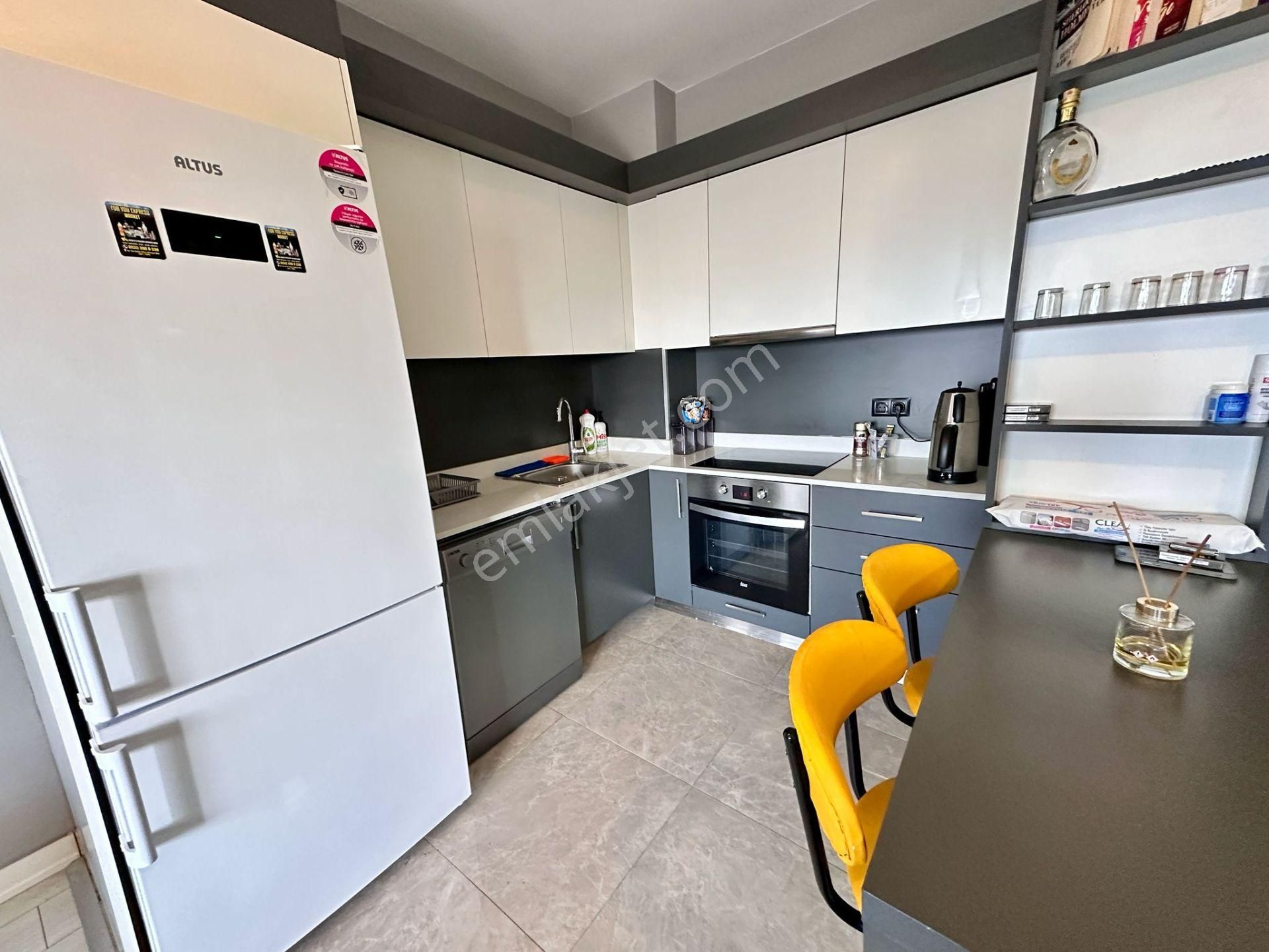 Çiğli’nin En Seçkin Yaşam Alanında, Havuz Cepheli, Eşyalı, Modern 1+1 Satılık - Görsel 10