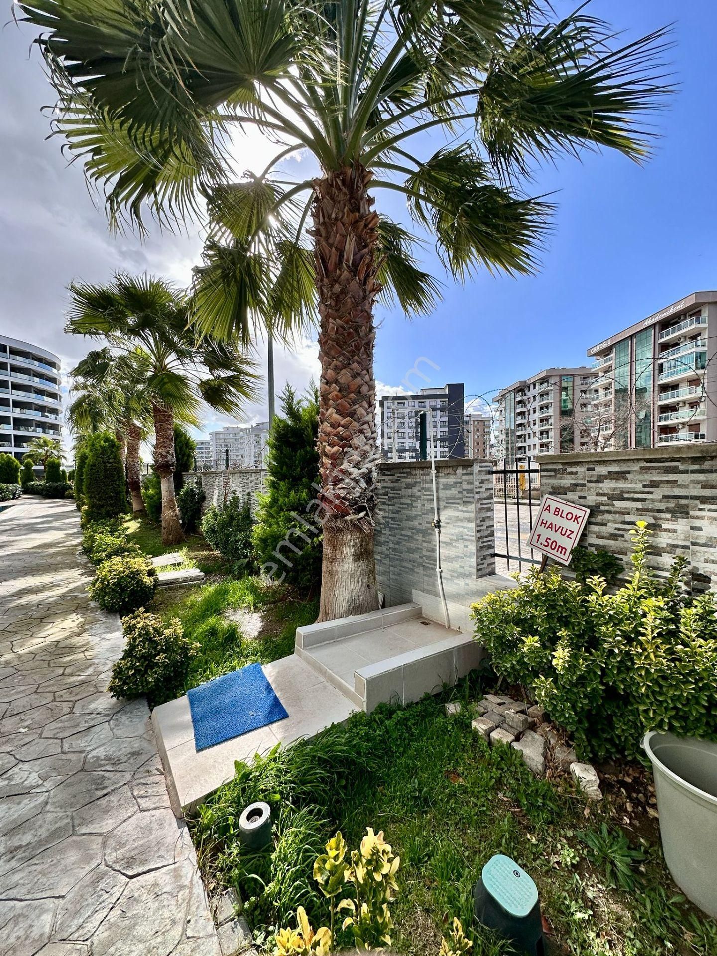 Çiğli’nin En Seçkin Yaşam Alanında, Havuz Cepheli, Eşyalı, Modern 1+1 Satılık - Görsel 35