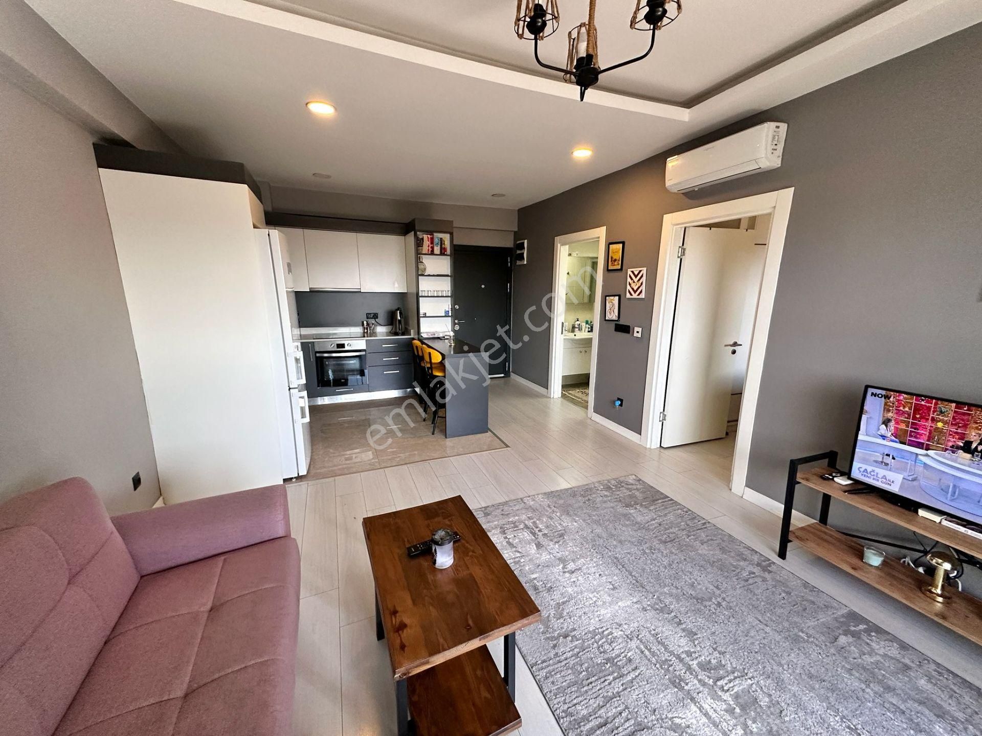 Çiğli’nin En Seçkin Yaşam Alanında, Havuz Cepheli, Eşyalı, Modern 1+1 Satılık - Görsel 7