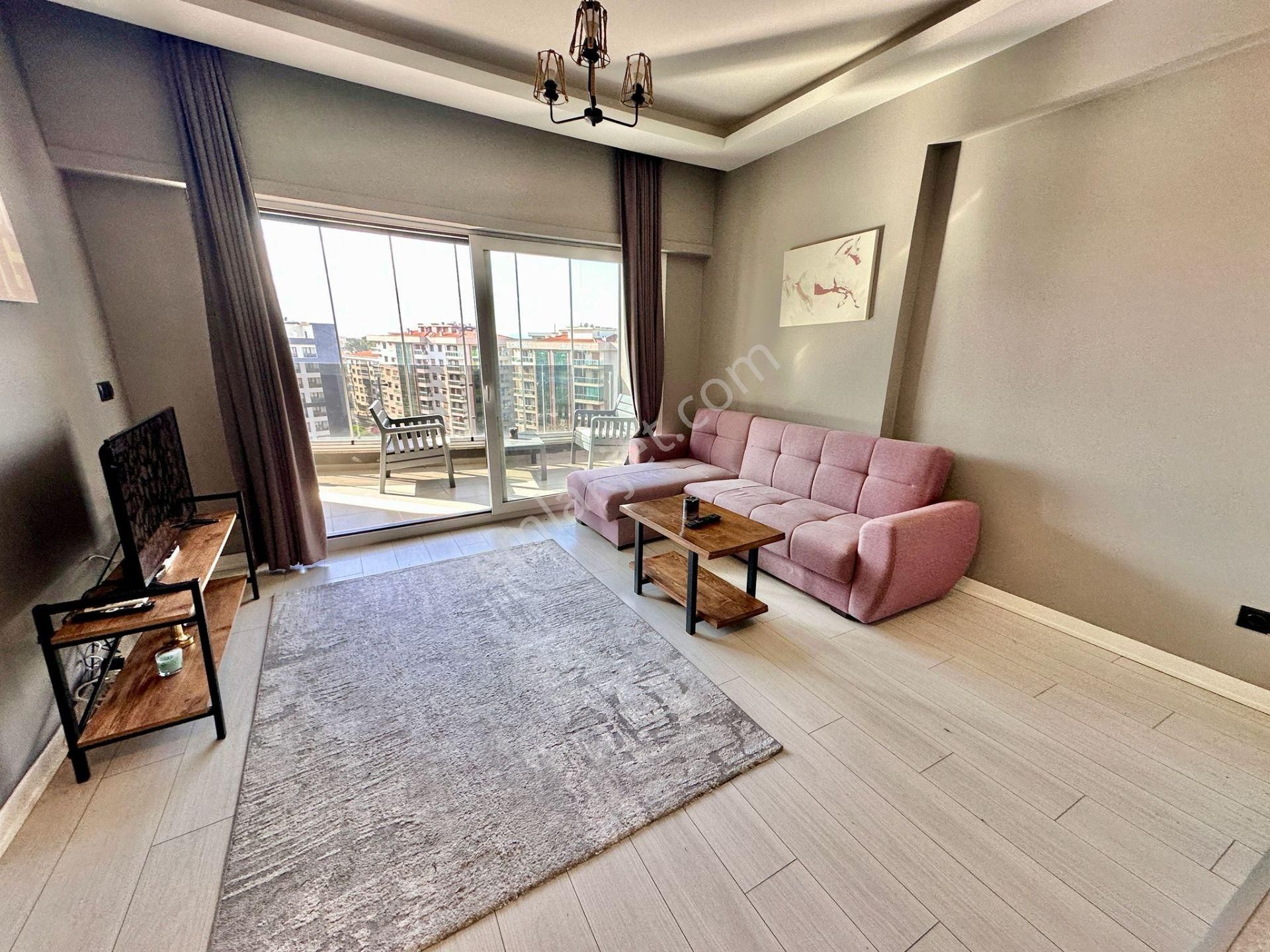 Çiğli’nin En Seçkin Yaşam Alanında, Havuz Cepheli, Eşyalı, Modern 1+1 Satılık - Görsel 6