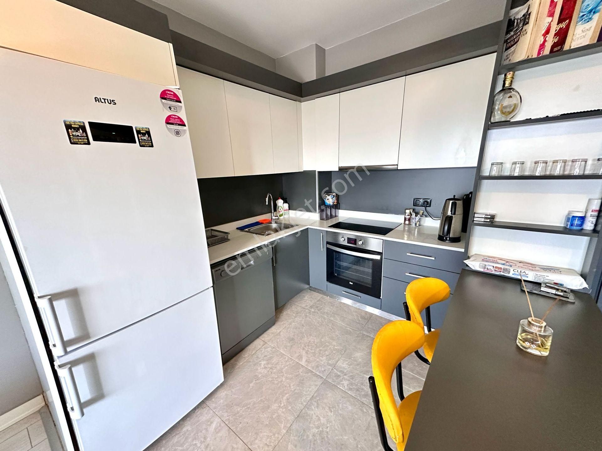 Çiğli’nin En Seçkin Yaşam Alanında, Havuz Cepheli, Eşyalı, Modern 1+1 Satılık - Görsel 11