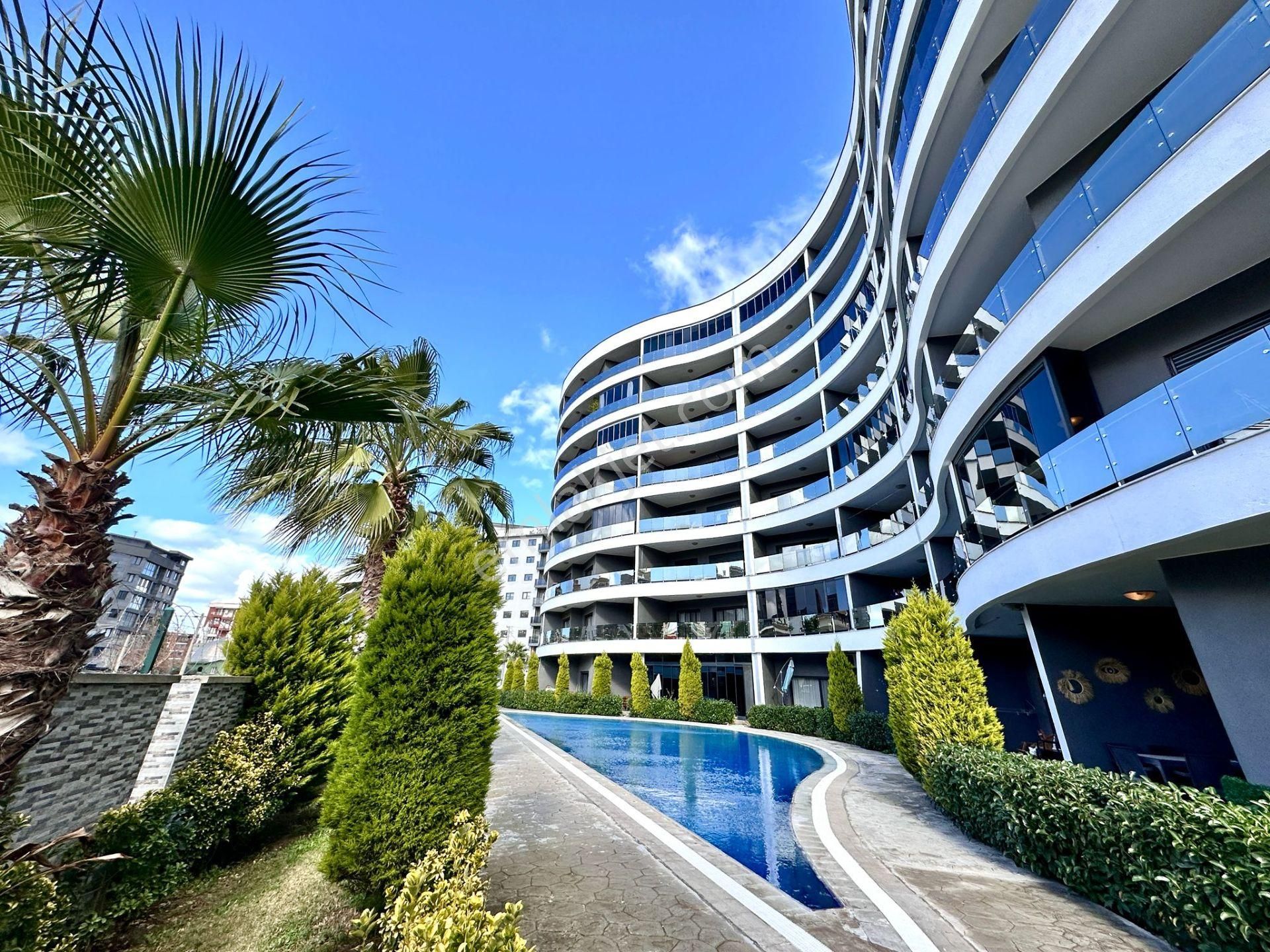 Çiğli’nin En Seçkin Yaşam Alanında, Havuz Cepheli, Eşyalı, Modern 1+1 Satılık - Görsel 5