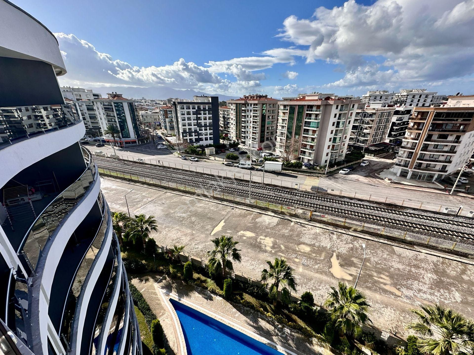 Çiğli’nin En Seçkin Yaşam Alanında, Havuz Cepheli, Eşyalı, Modern 1+1 Satılık - Görsel 22