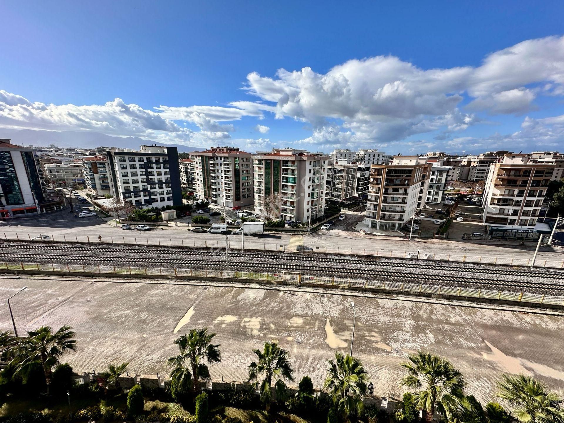 Çiğli’nin En Seçkin Yaşam Alanında, Havuz Cepheli, Eşyalı, Modern 1+1 Satılık - Görsel 20