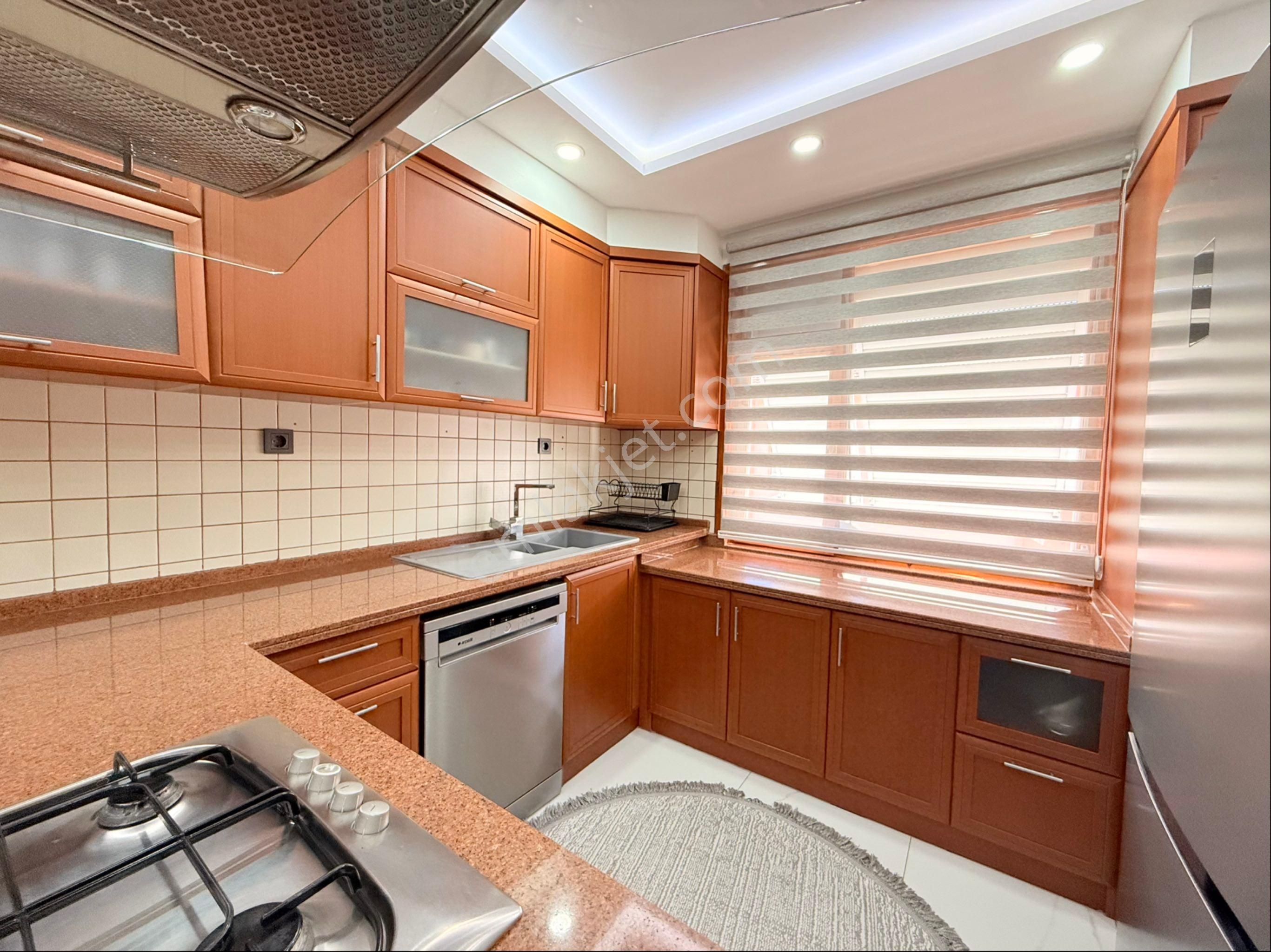 Konevi'nde Ultra Geniş 220 M² Full Tadilatlı Lüks Dubleks - Görsel 13