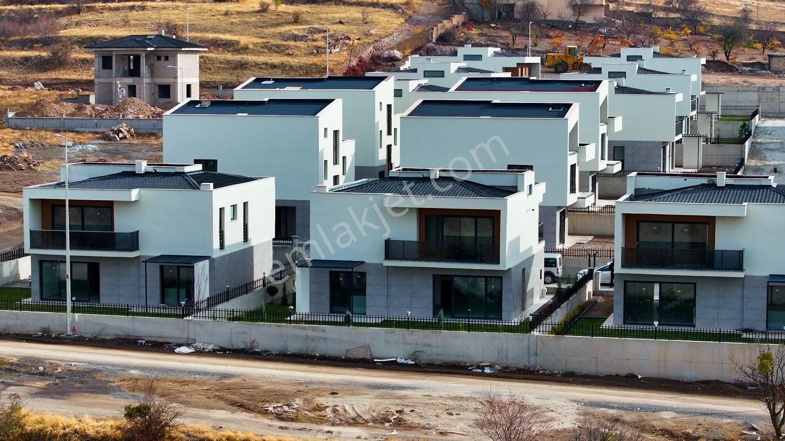 Hacılar Erciyeste Kapalı Otoparklı 4+1 Satılık Villa - Görsel 14