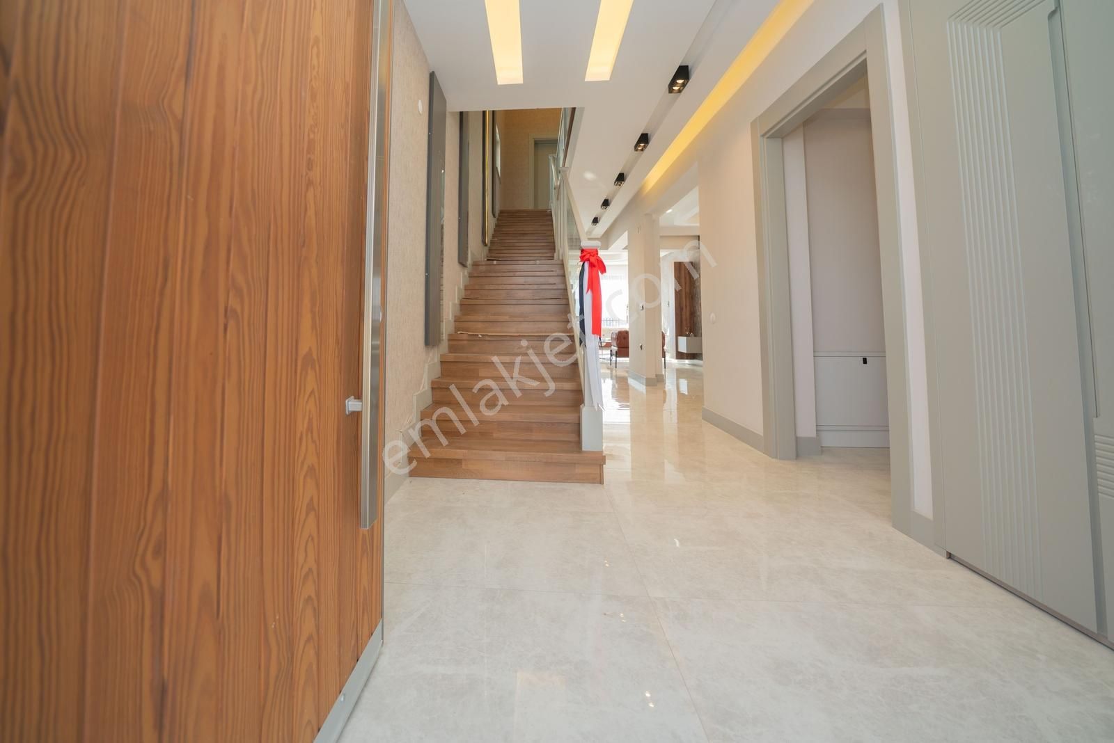 Hacılar Erciyeste Kapalı Otoparklı 4+1 Satılık Villa - Görsel 2