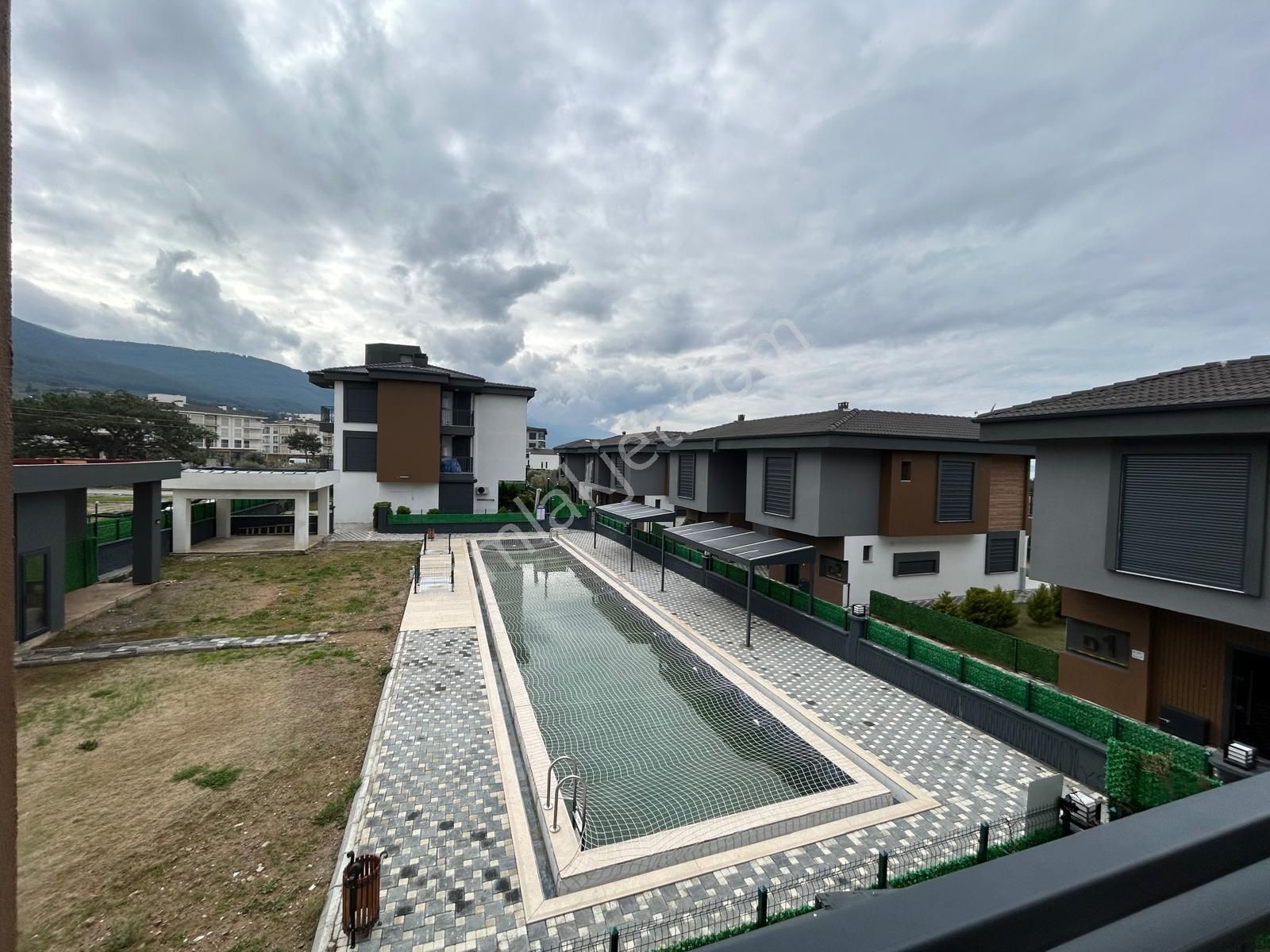 Davutlarda Butik Sitede Satılık 2+1 Daire