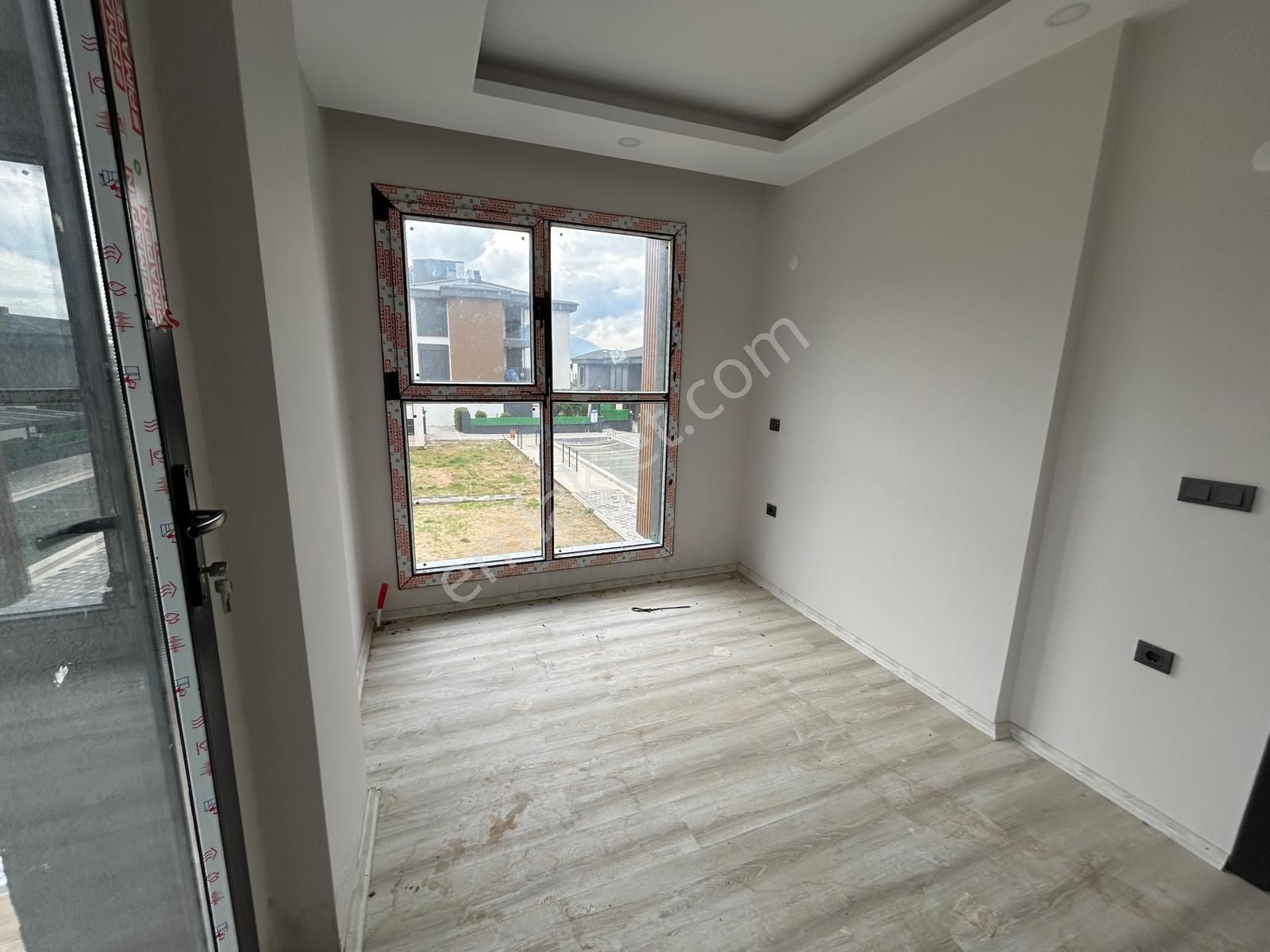 Davutlarda Butik Sitede Satılık 2+1 Daire - Görsel 2