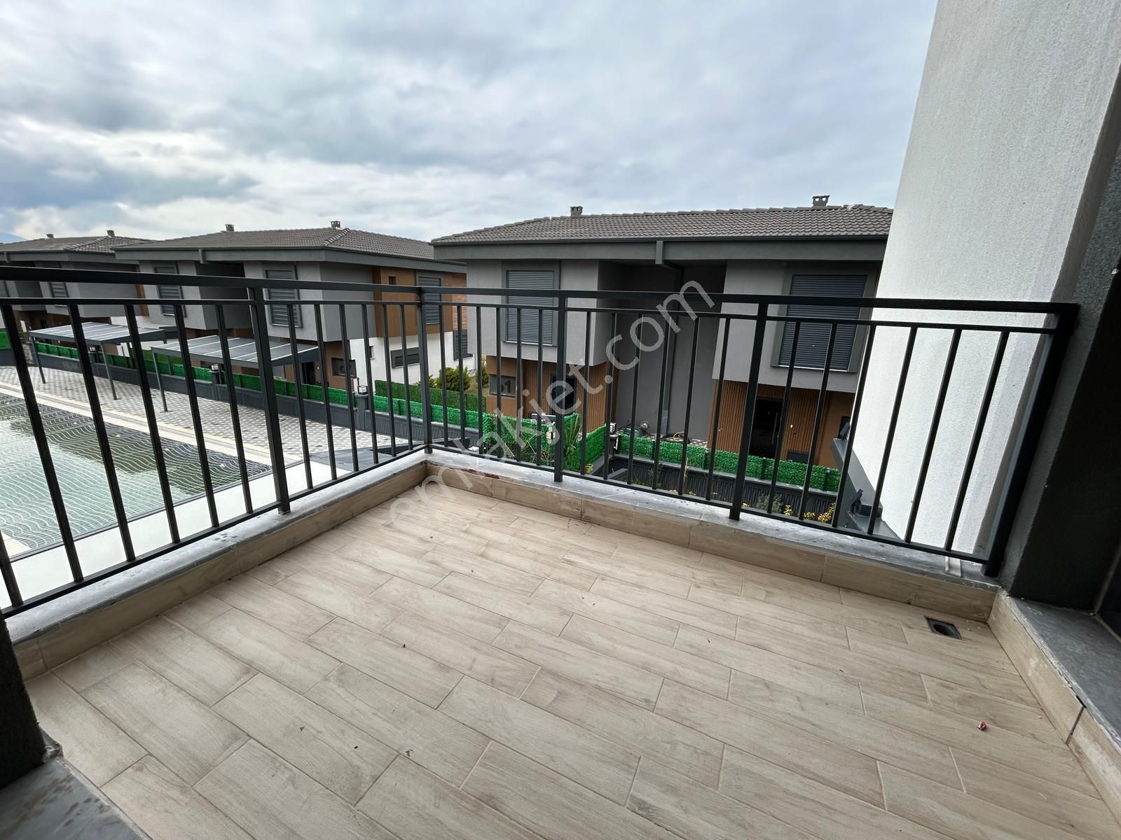 Davutlarda Butik Sitede Satılık 2+1 Daire - Görsel 12