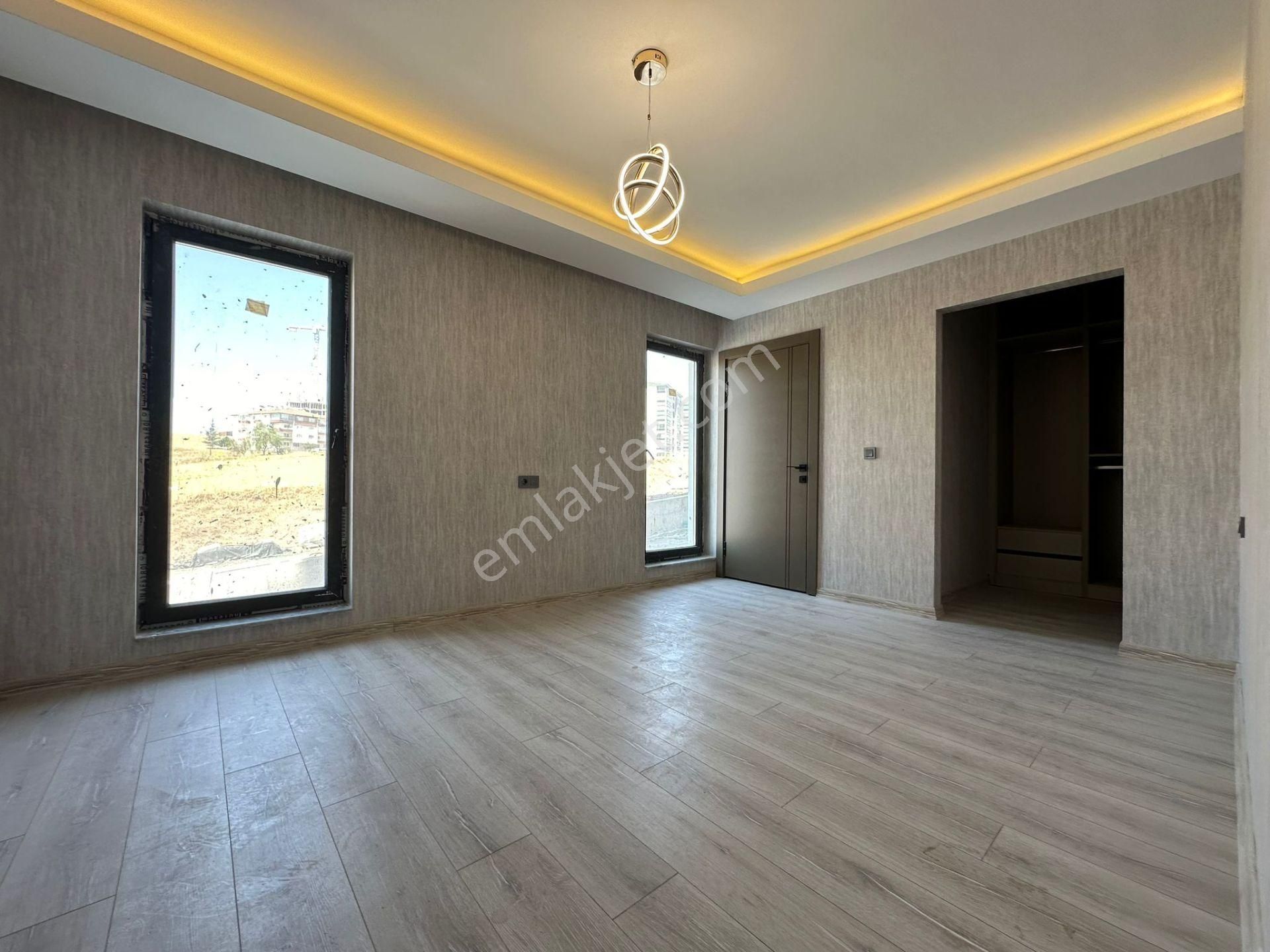 Pursaklar Mehmet Zengin Emlak'tan Ultra Lüx Sitede 4+1 16.kat Ful Yerden Isıtmalı Sıfır Daire - Görsel 11