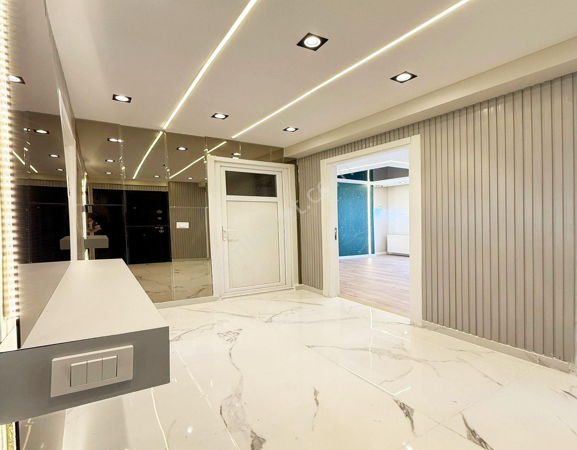 Metrobüse 5 Dakika Mehterçeşme Mahallesinde Dekorlu Arakat 2+1 Daire !!! - Görsel 8