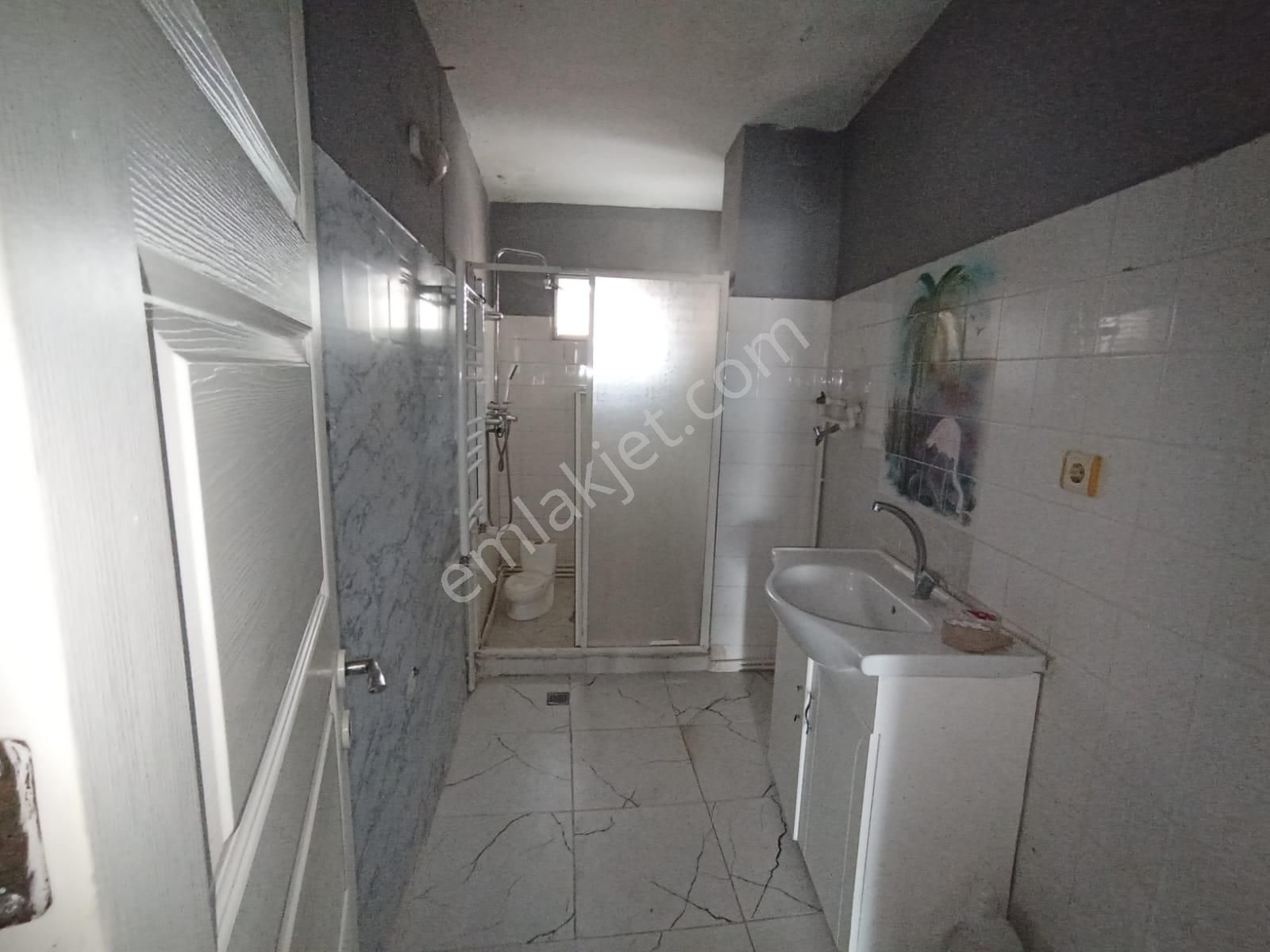 Karabağlar Uğur Mumcu Mah.120 M2 3+1 Doğalğazlı Kiralık Ev - Görsel 11
