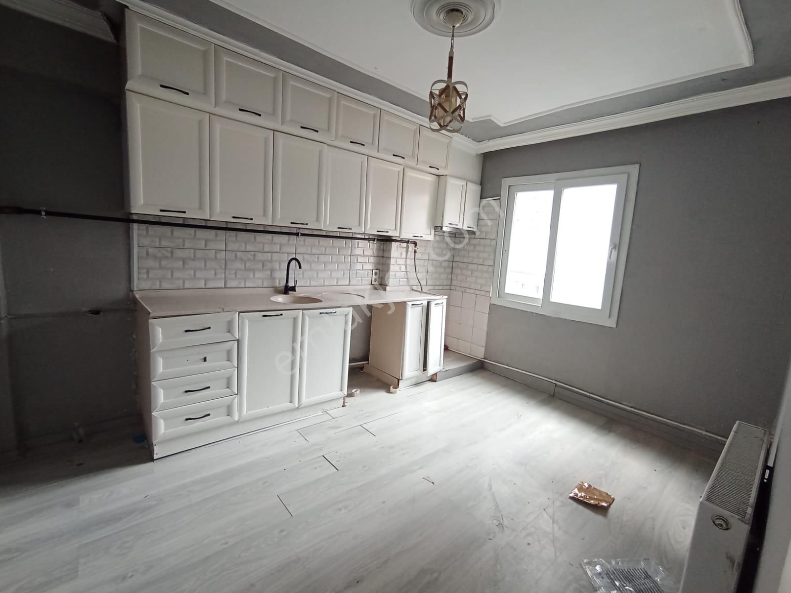 Karabağlar Uğur Mumcu Mah.120 M2 3+1 Doğalğazlı Kiralık Ev - Görsel 2