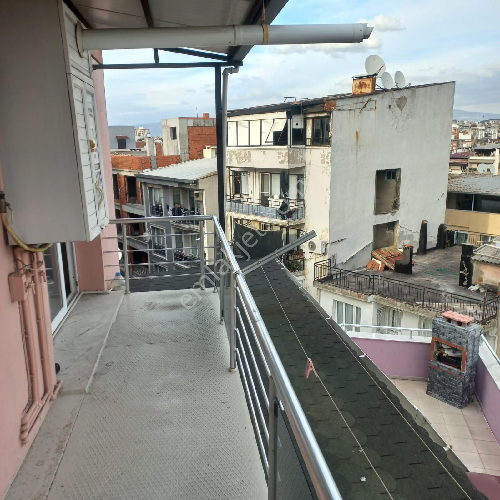 Karabağlar Uğur Mumcu Mah.120 M2 3+1 Doğalğazlı Kiralık Ev - Görsel 8