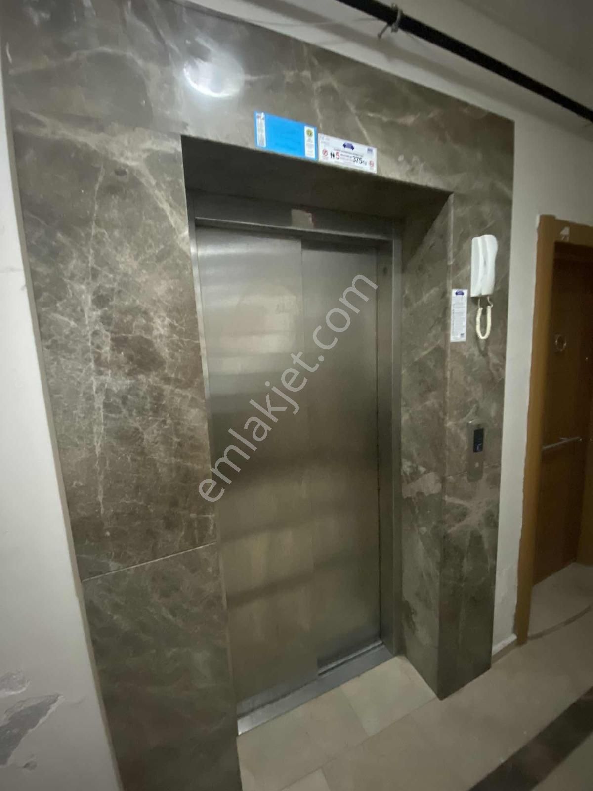 Buca Atatürk Mahallesinde Kiralık 2+0 Doğalgazlı Asansörlü Ev - Görsel 24