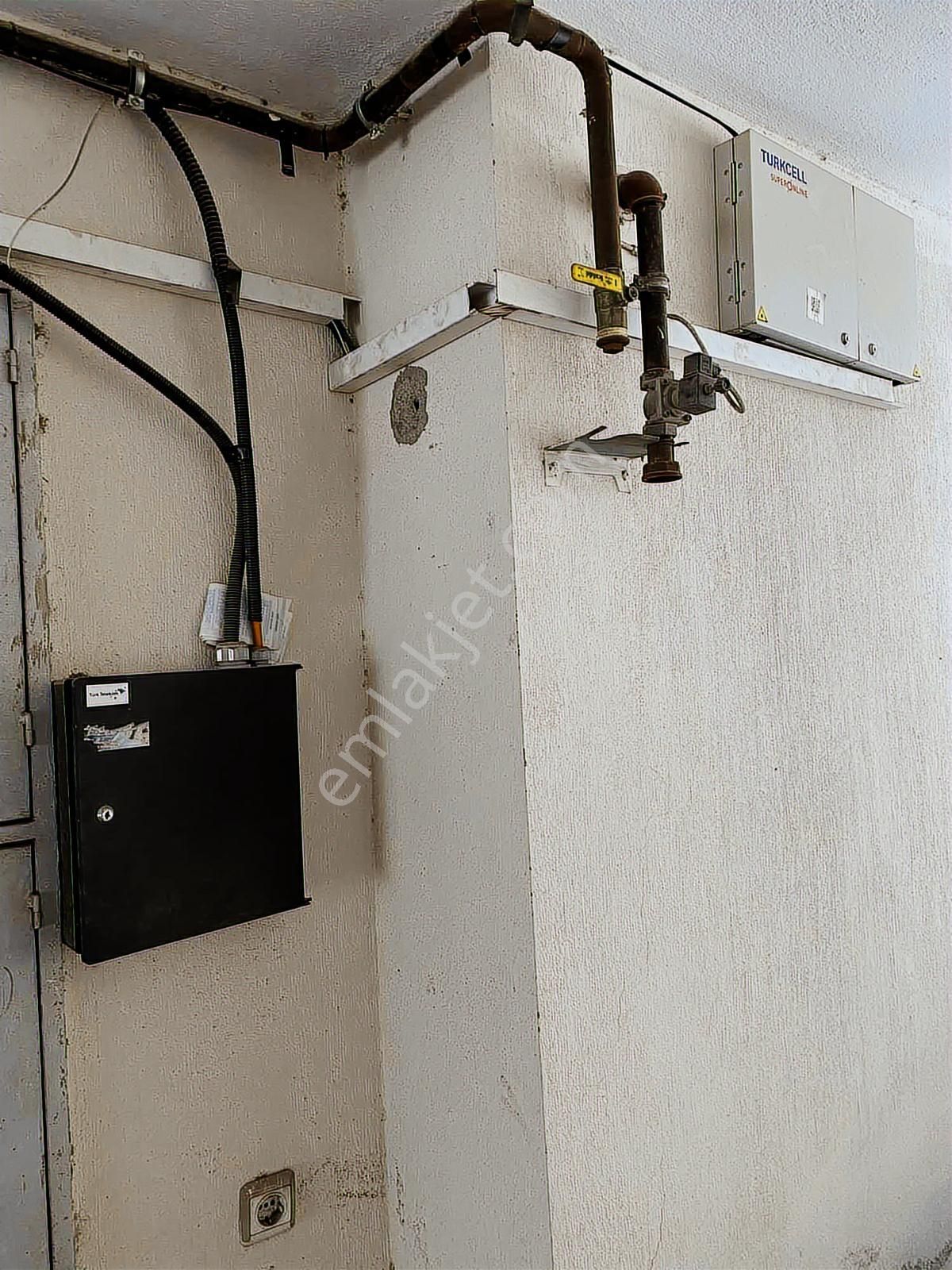 Buca Atatürk Mahallesinde Kiralık 2+0 Doğalgazlı Asansörlü Ev - Görsel 20