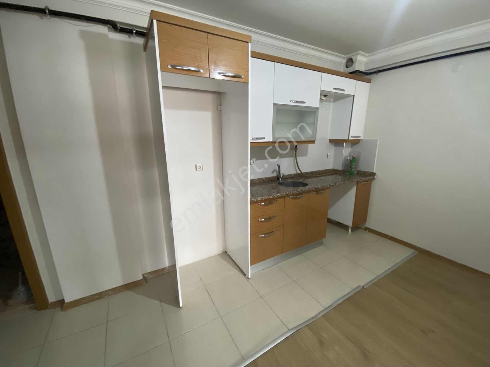 Buca Atatürk Mahallesinde Kiralık 2+0 Doğalgazlı Asansörlü Ev - Görsel 13