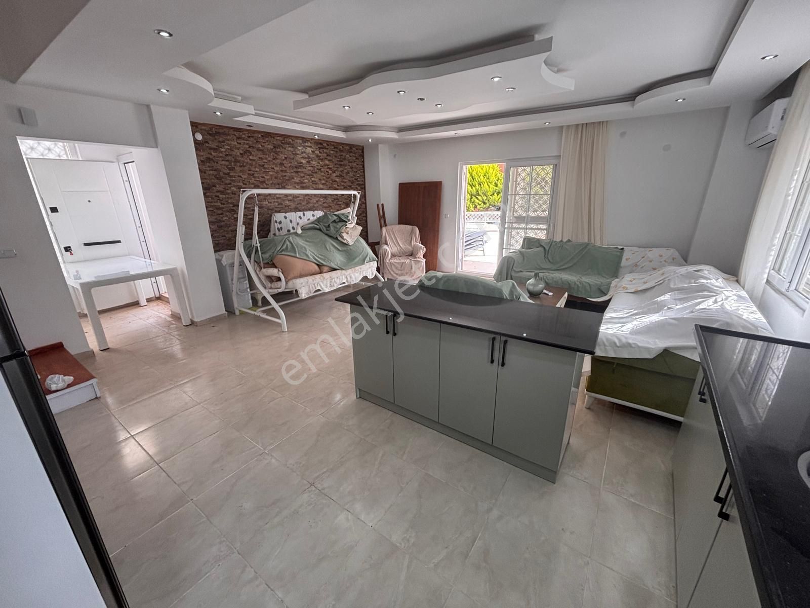 Altınkum Plajına 1 Km Müstakil Havuzlu 4+1 Lüks Villa - Görsel 3