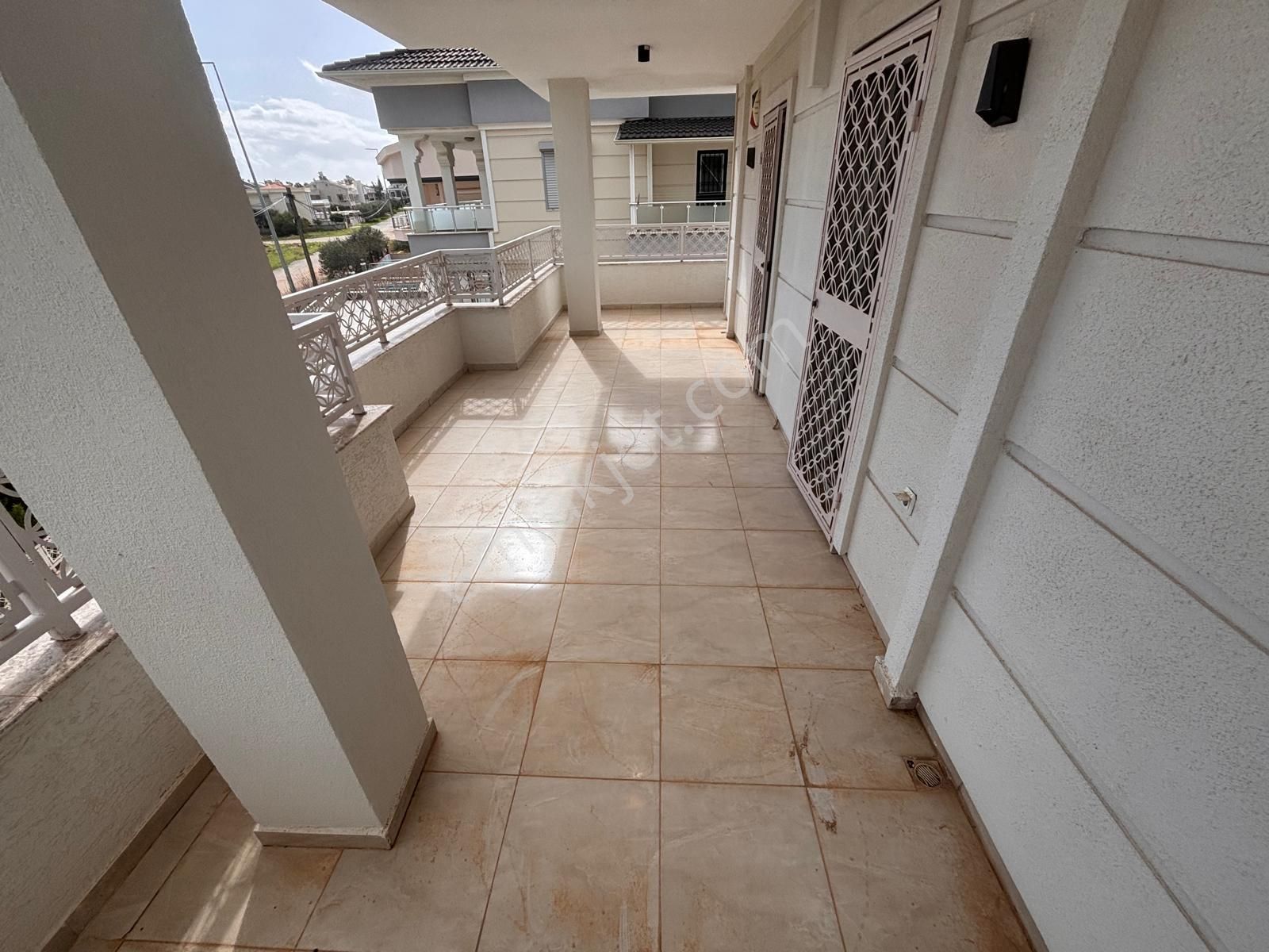 Altınkum Plajına 1 Km Müstakil Havuzlu 4+1 Lüks Villa - Görsel 18