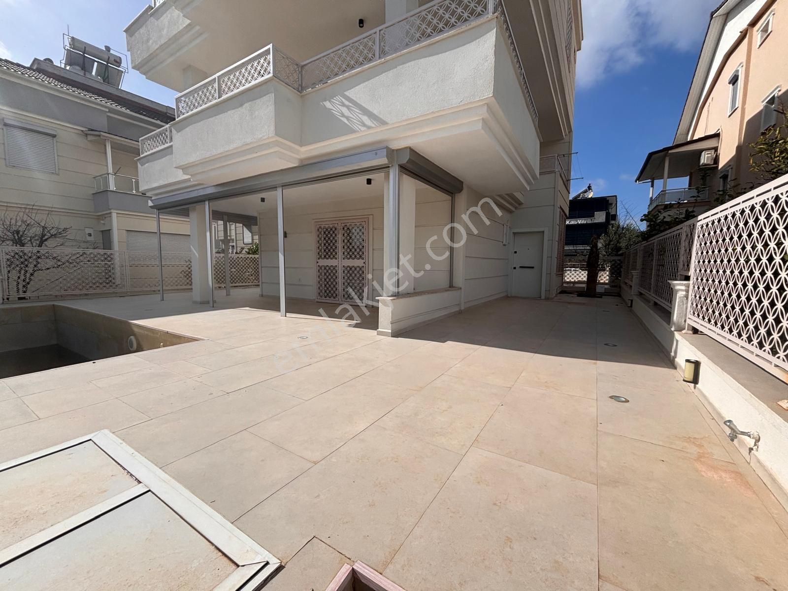 Altınkum Plajına 1 Km Müstakil Havuzlu 4+1 Lüks Villa - Görsel 35